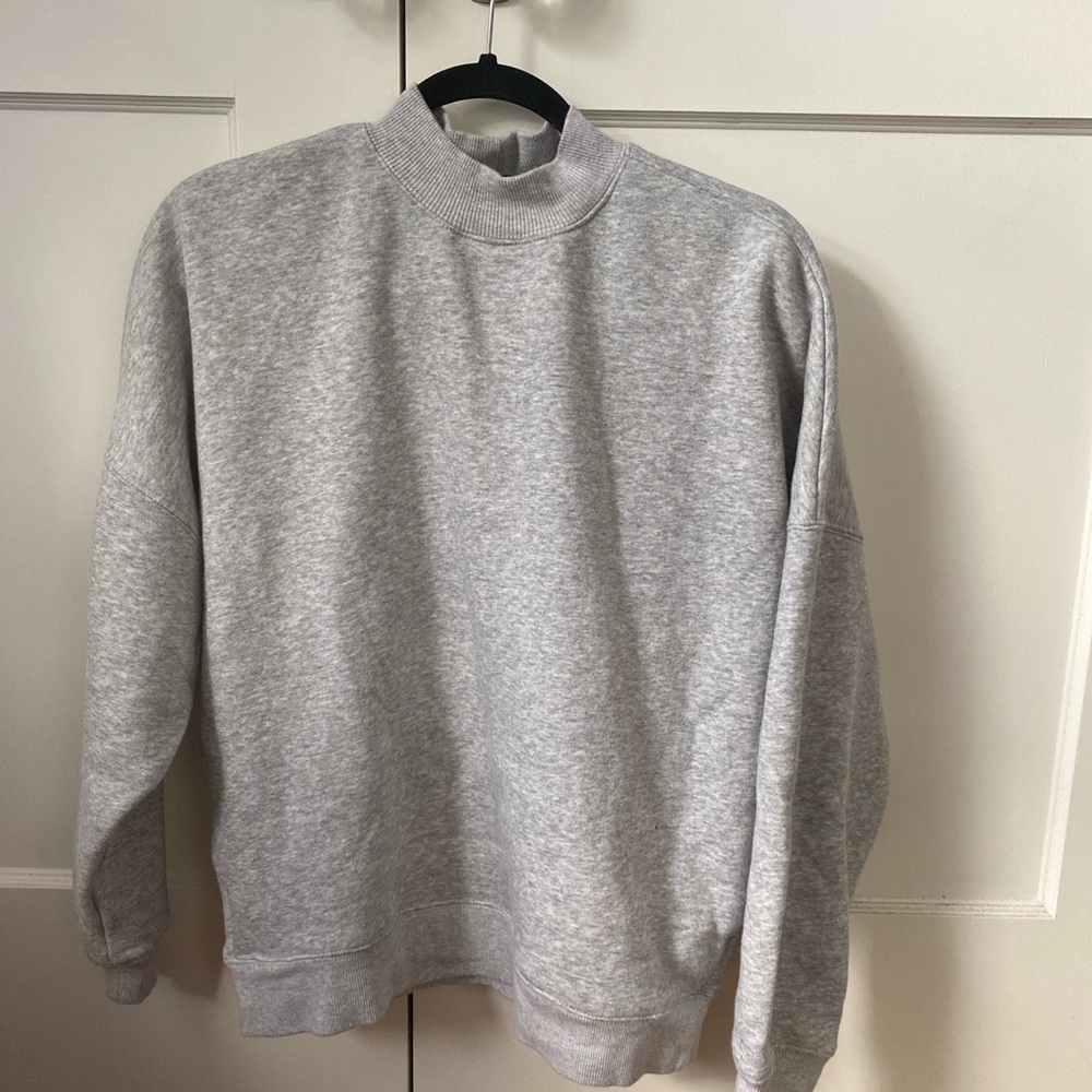 ❌ SOLD ❌mock neck gray sweatshirt